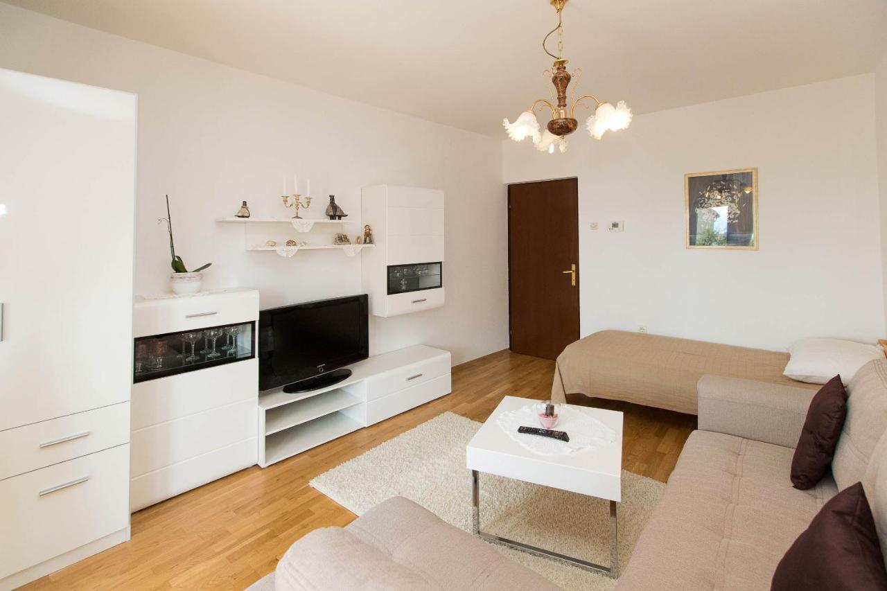 Apartmani Vera Crikvenica Eksteriør billede
