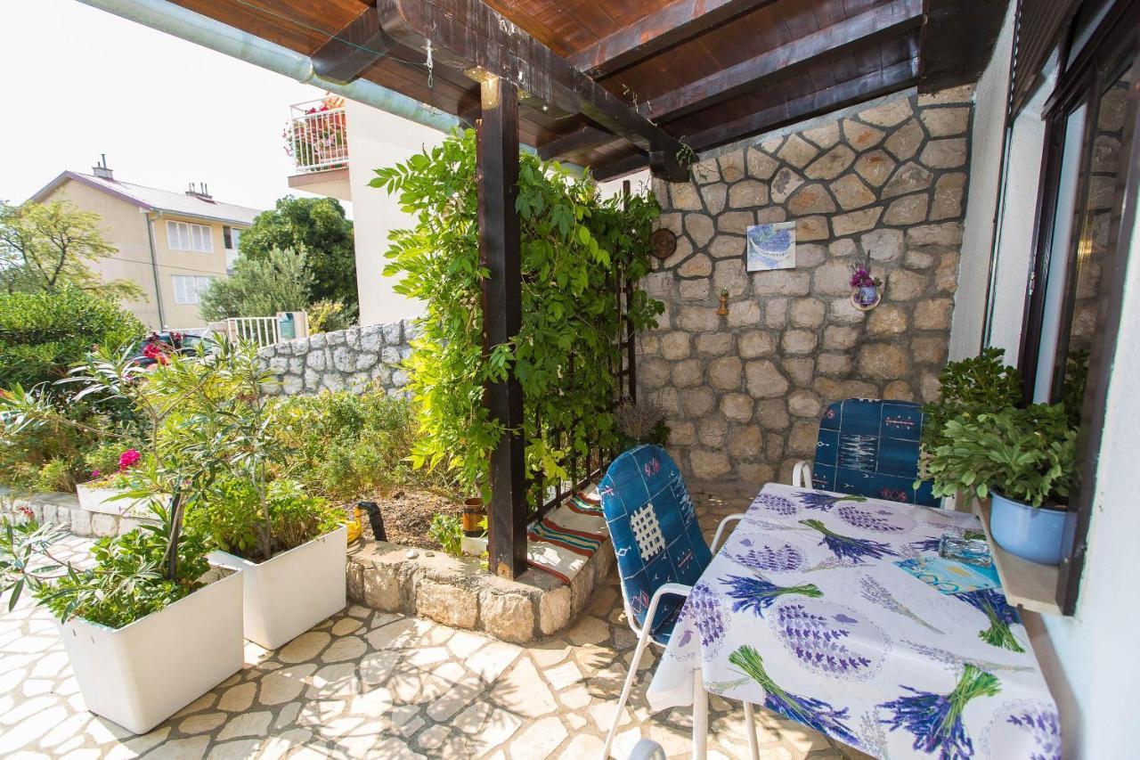 Apartmani Vera Crikvenica Eksteriør billede