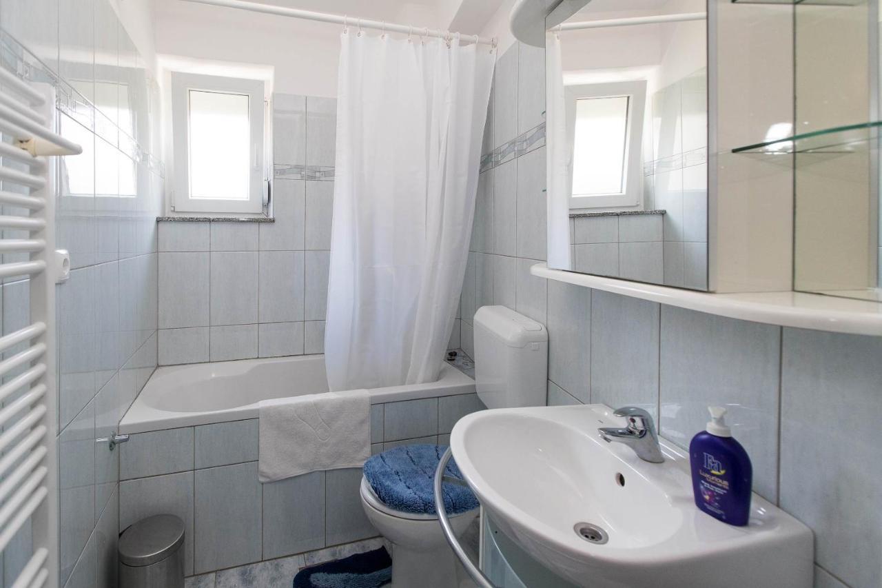 Apartmani Vera Crikvenica Eksteriør billede